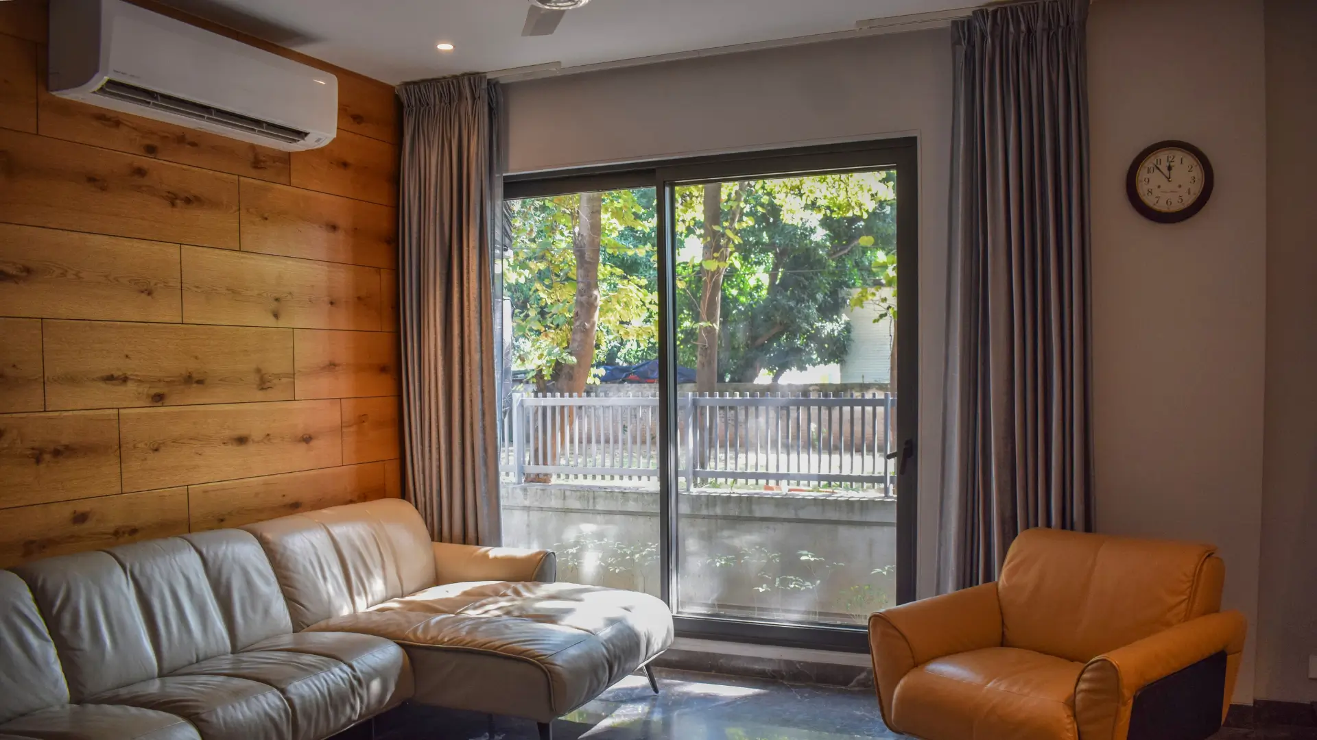What is the Difference Between uPVC and Aluminium Windows?